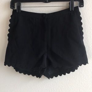 Topshop Black scallop detailed shorts with pockets P2